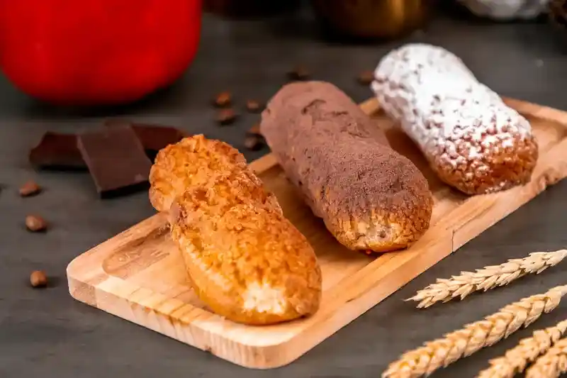 Эклеры фисташковые (10шт)