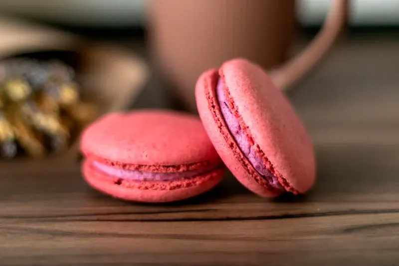 Макаруны Чёрная смородина (10шт)