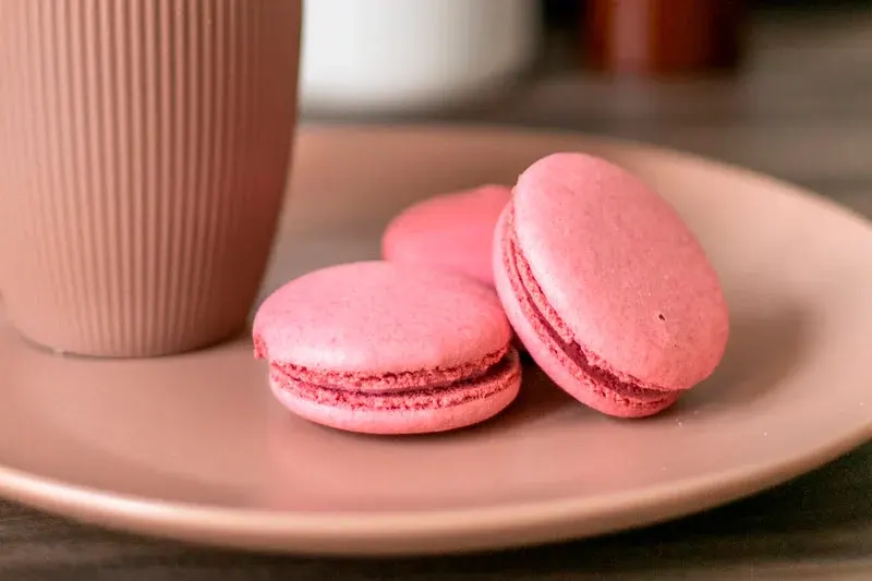 Макаруны Чёрная смородина (10шт)