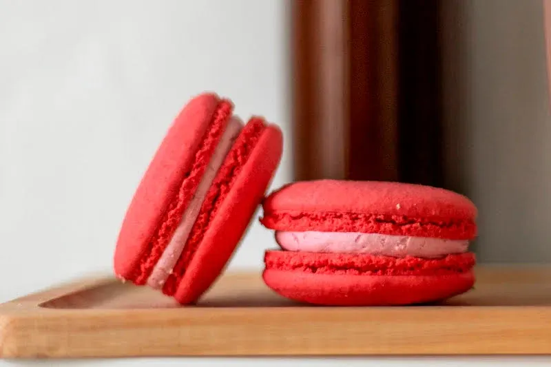 Макаруны Малиновые (10шт)