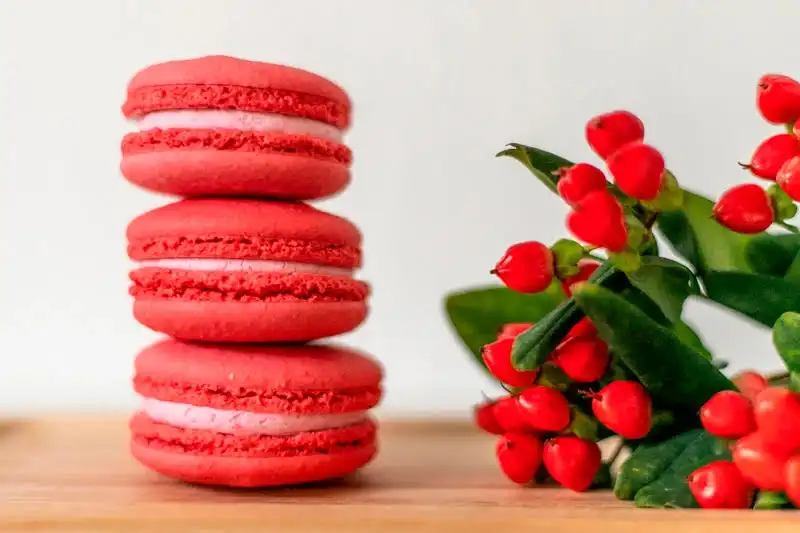 Макаруны Малиновые (10шт)