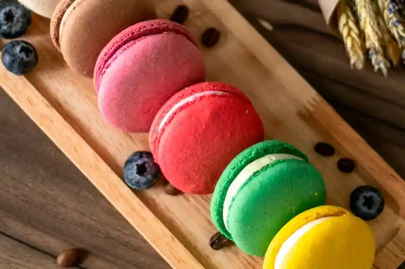 Макаруны Малиновые (10шт)