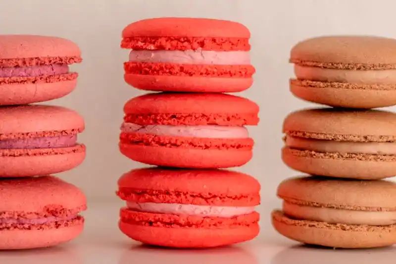 Макаруны Малиновые (10шт)