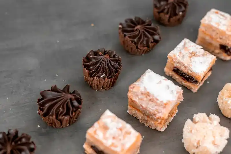 Мини пирожные Тёмный трюфель (15шт)