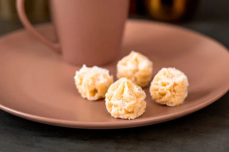 Мини пирожные Белый трюфель (15шт)