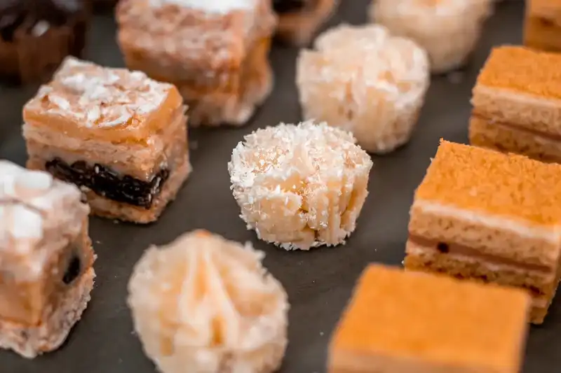 Мини пирожные Белый трюфель (15шт)