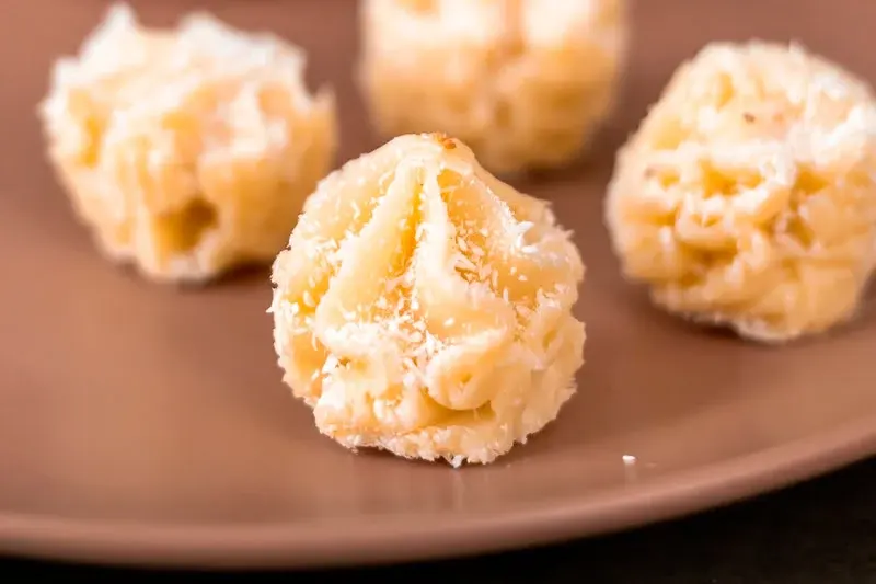 Мини пирожные Белый трюфель (15шт)