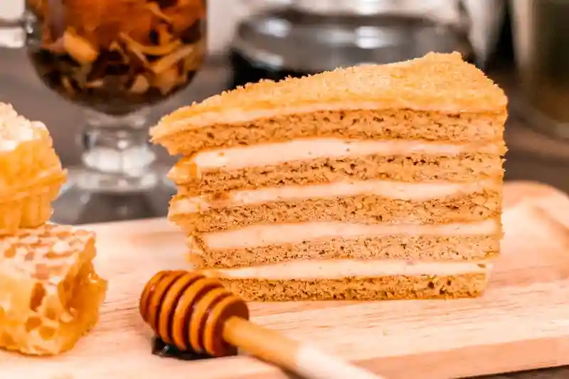 Пирожные Медовик (6 шт)