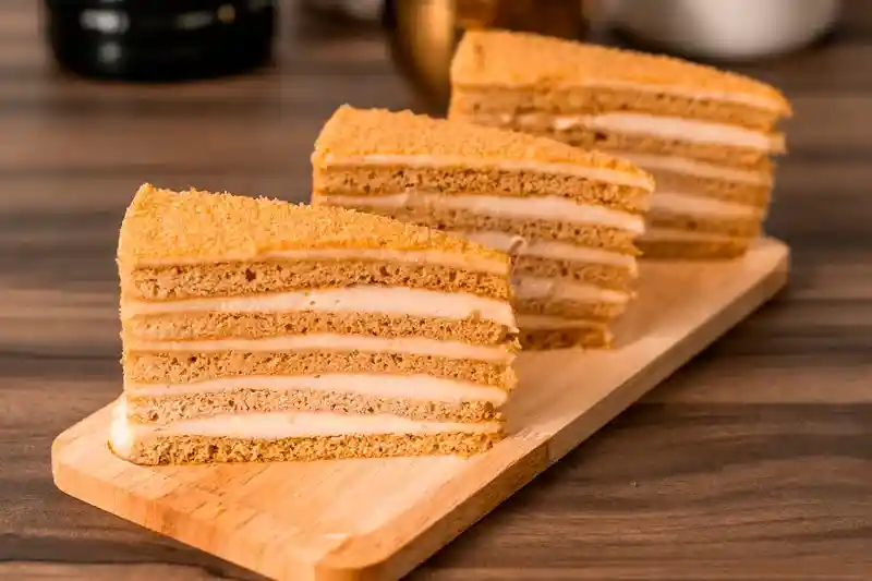 Пирожные Медовик (6 шт)
