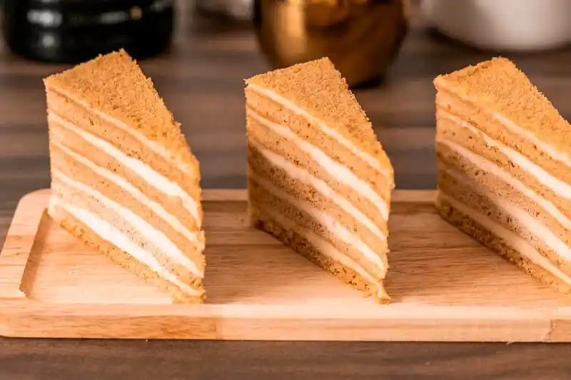Пирожные Медовик (6 шт)